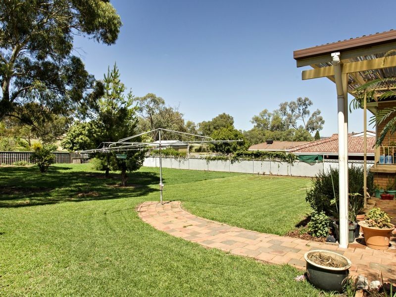 67 Blackett Avenue, Young NSW 2594