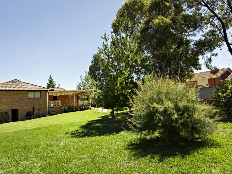 67 Blackett Avenue, Young NSW 2594