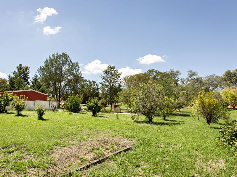 67 Blackett Avenue, Young NSW 2594