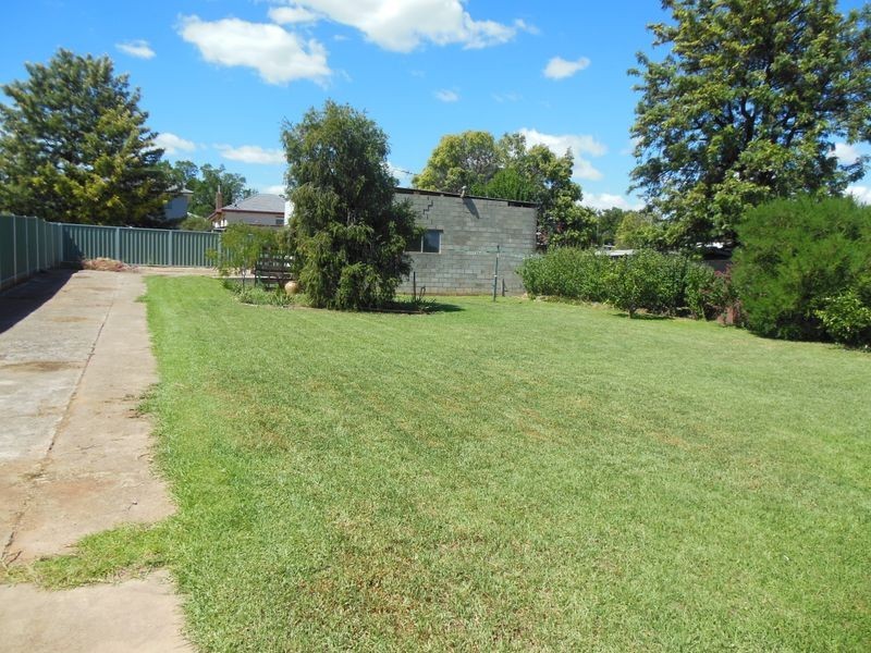 44 McLerie Street, Young NSW 2594