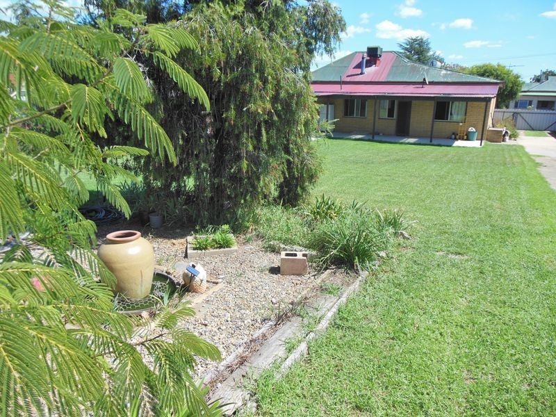 44 McLerie Street, Young NSW 2594