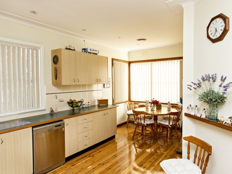 92 Lynch Street, Young NSW 2594