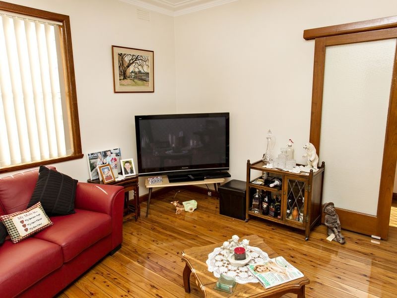 92 Lynch Street, Young NSW 2594