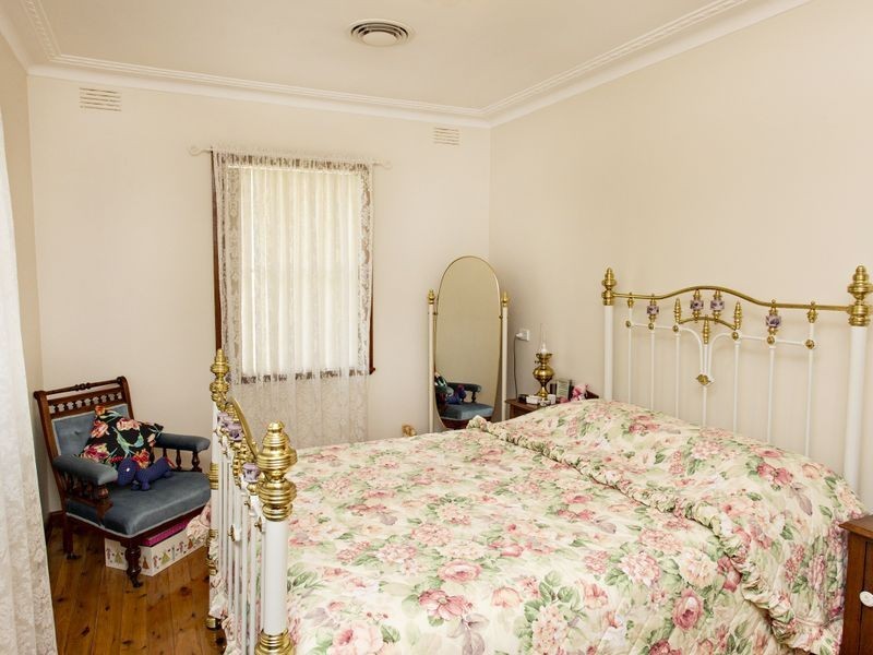 92 Lynch Street, Young NSW 2594