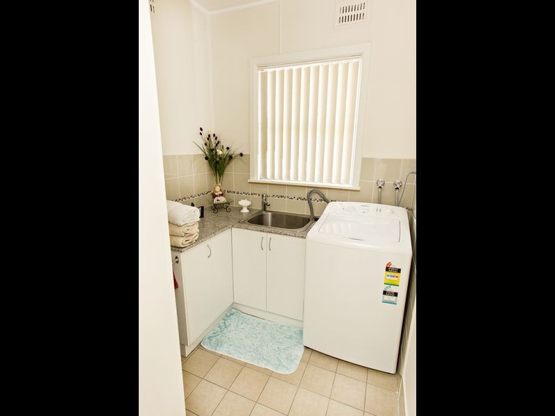 92 Lynch Street, Young NSW 2594