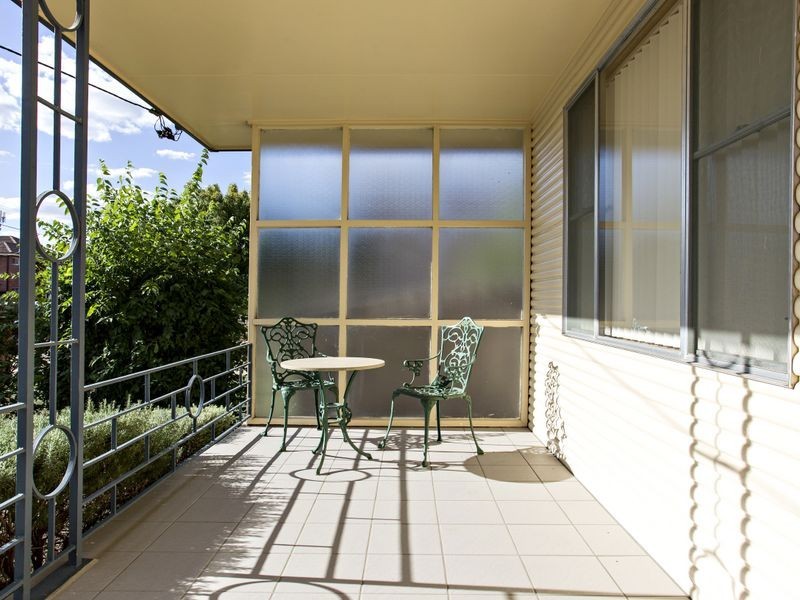 92 Lynch Street, Young NSW 2594