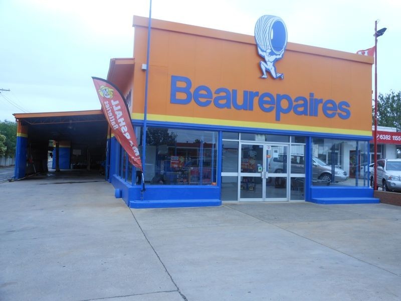 28 Zouch Street, Young NSW 2594