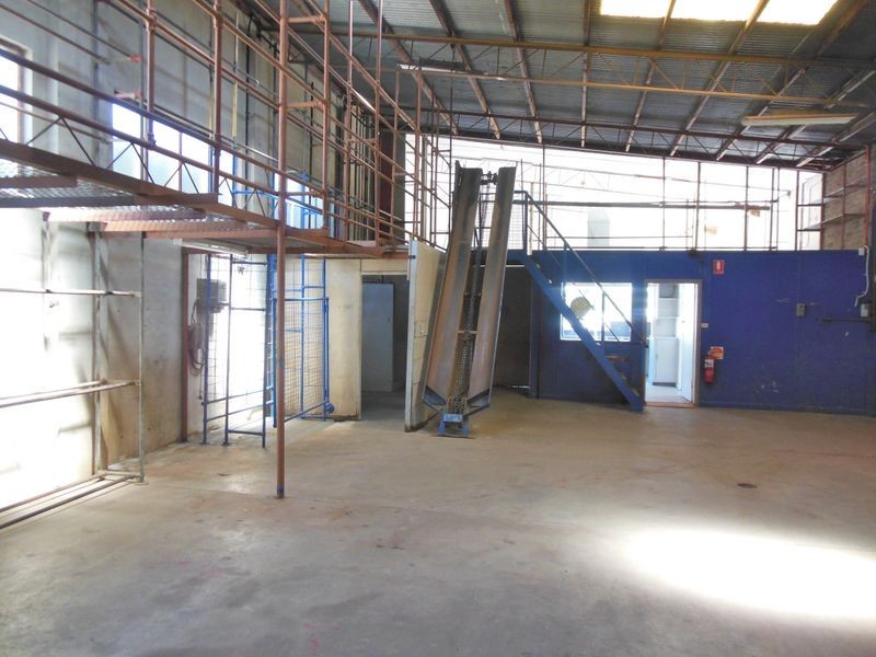 28 Zouch Street, Young NSW 2594