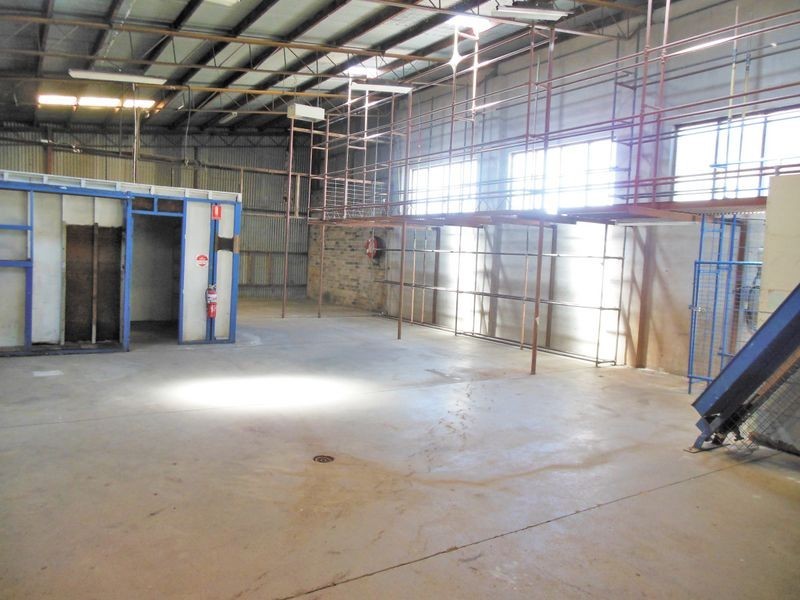 28 Zouch Street, Young NSW 2594