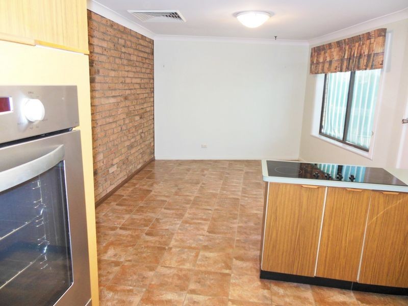 2 Cherry Court, Young NSW 2594