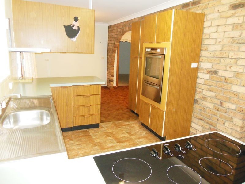 2 Cherry Court, Young NSW 2594