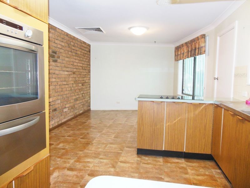 2 Cherry Court, Young NSW 2594