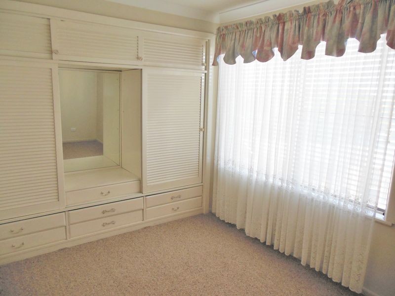 2 Cherry Court, Young NSW 2594
