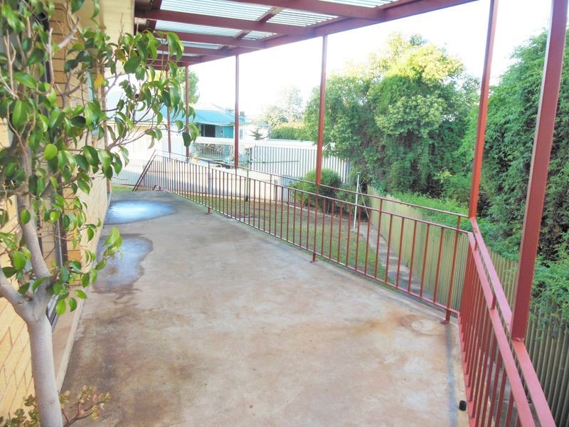 2 Cherry Court, Young NSW 2594