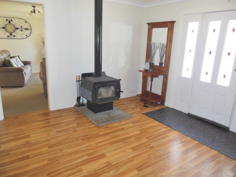 7 Willawong Street, Young NSW 2594