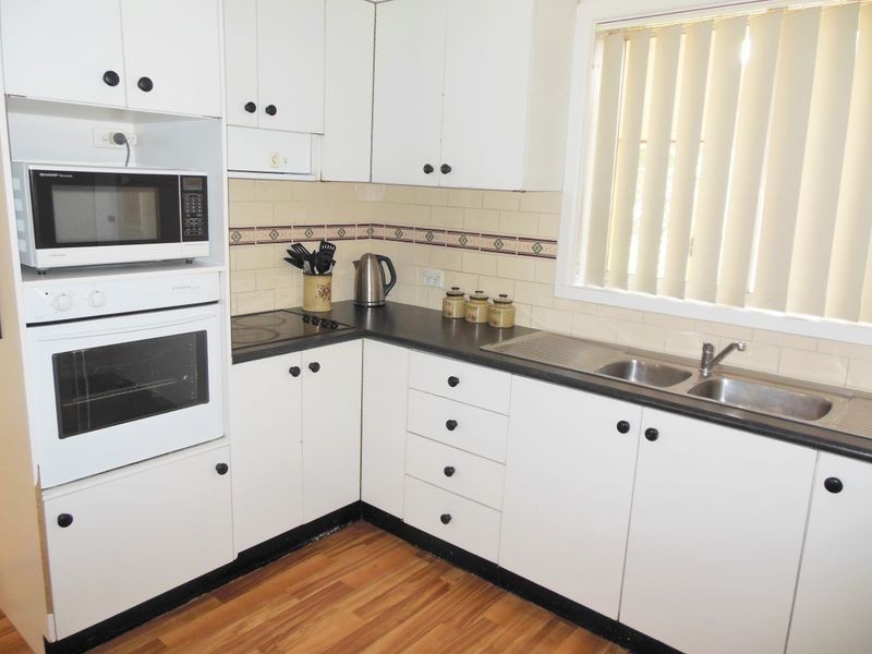 7 Willawong Street, Young NSW 2594