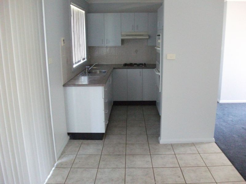 16 Tadross Avenue, Young NSW 2594