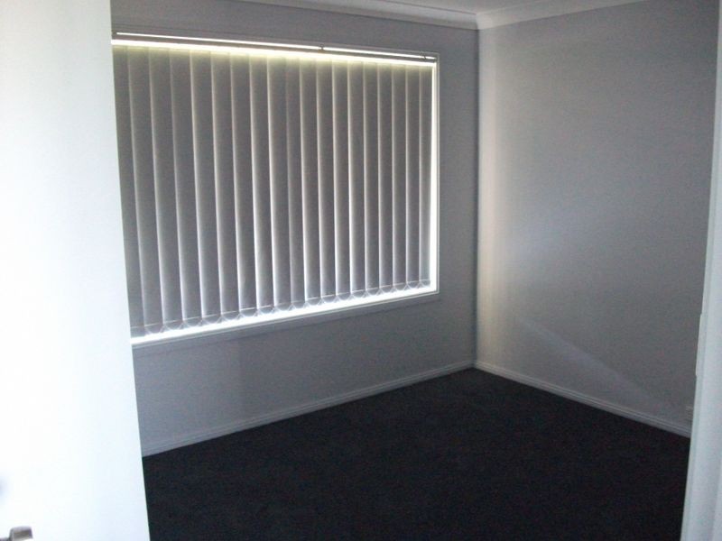 16 Tadross Avenue, Young NSW 2594