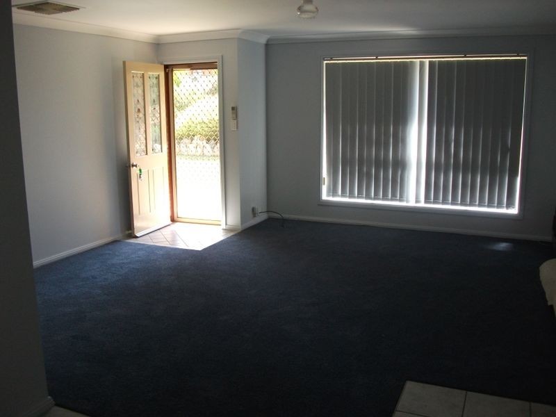 16 Tadross Avenue, Young NSW 2594