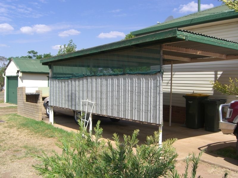 98 Wombat Street, Young NSW 2594