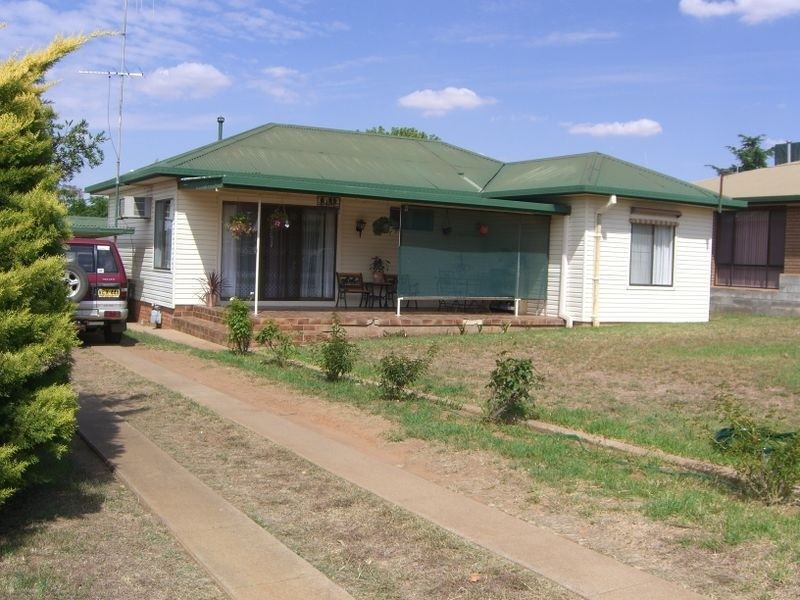 98 Wombat Street, Young NSW 2594