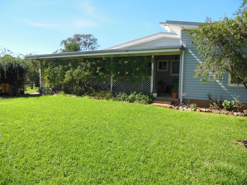 275 Henry Lawson Way, Young NSW 2594