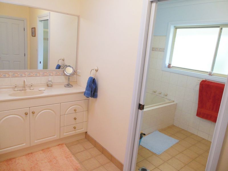 68 Wickham Lane, Young NSW 2594