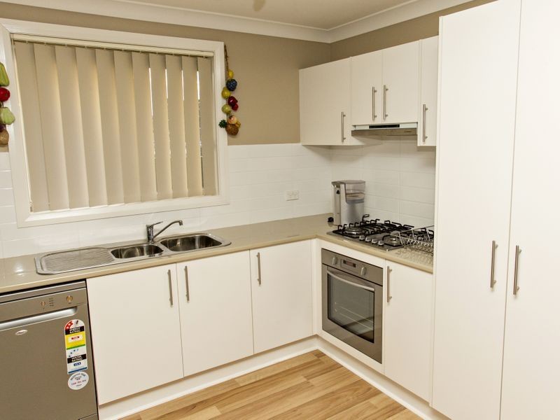 4A Mayoh Place, Young NSW 2594