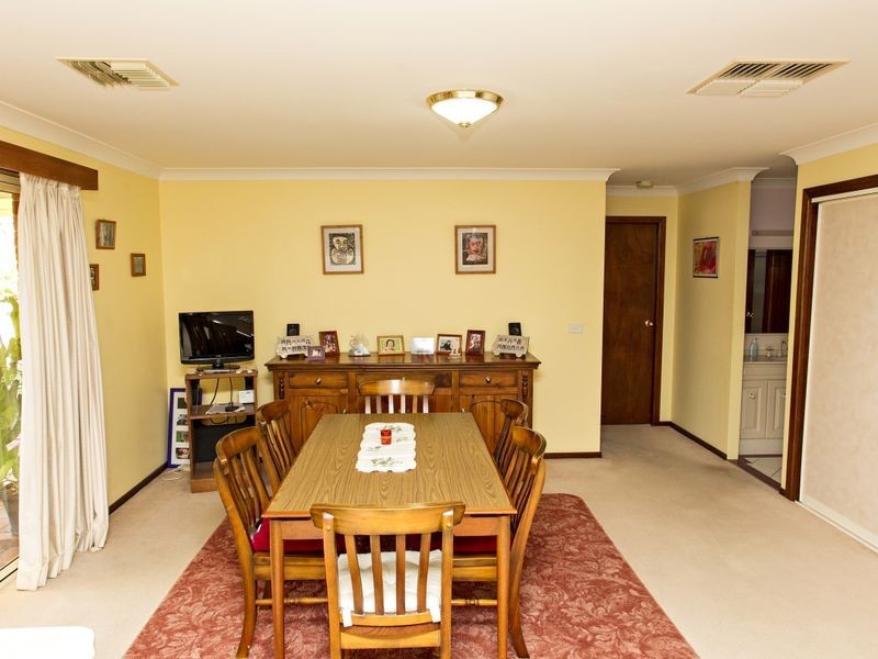 30 McNarry Place, Young NSW 2594