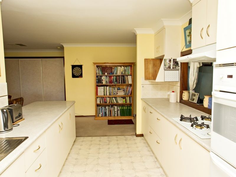 30 McNarry Place, Young NSW 2594