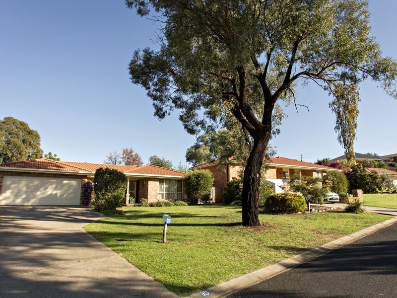 30 McNarry Place, Young NSW 2594