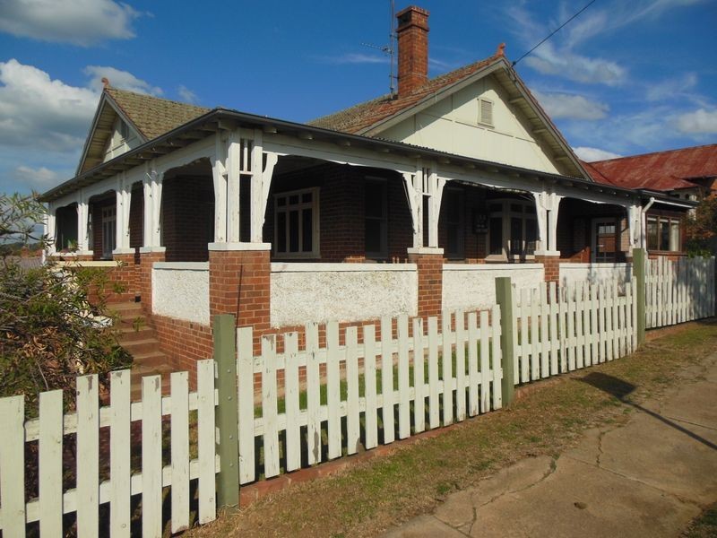 20 Campbell Street, Young NSW 2594