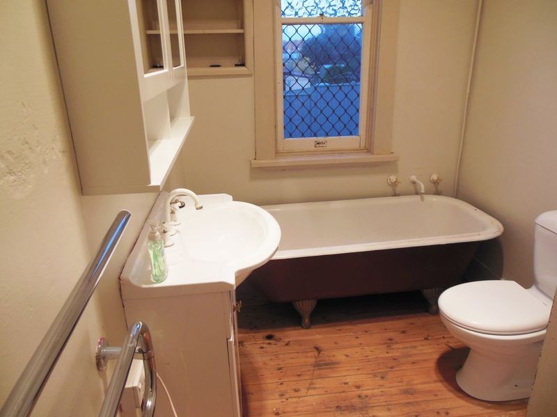 20 Campbell Street, Young NSW 2594