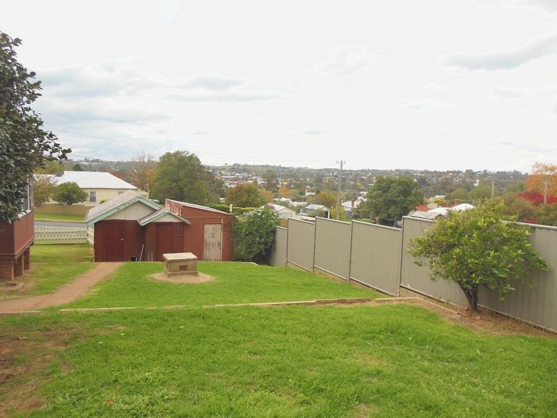 20 Campbell Street, Young NSW 2594