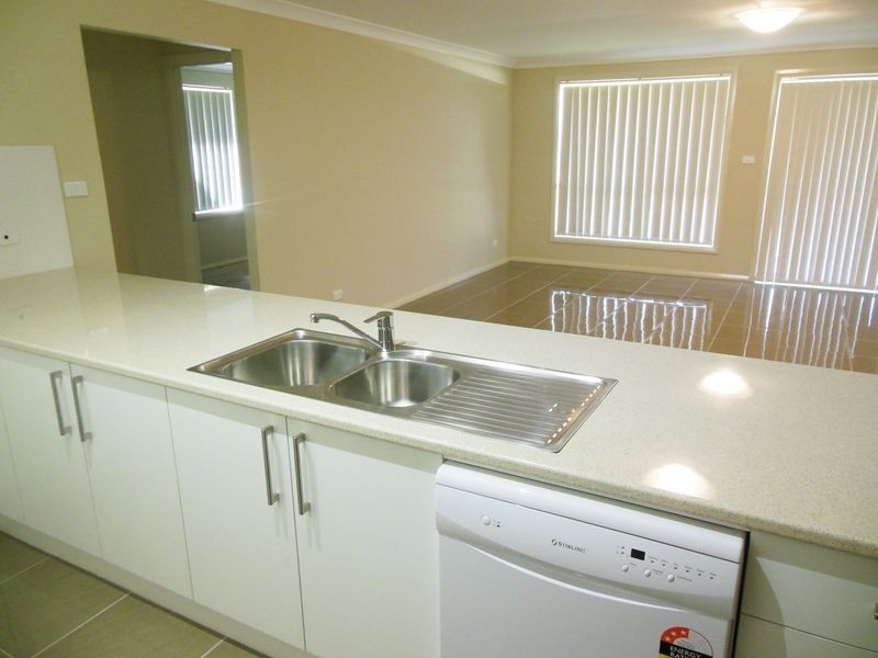 76 Hills Street, Young NSW 2594