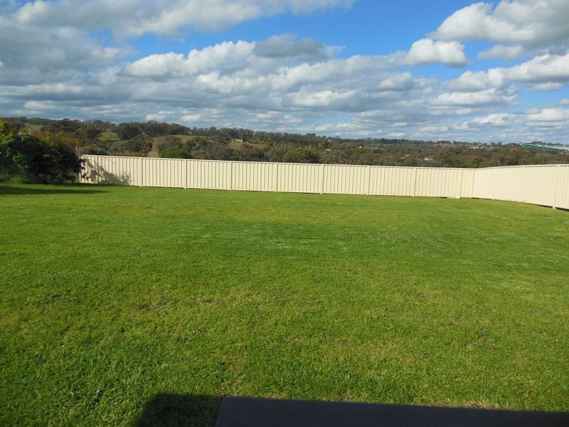 76 Hills Street, Young NSW 2594