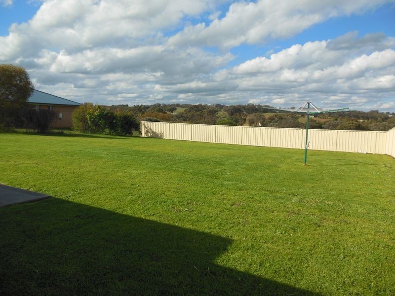 76 Hills Street, Young NSW 2594