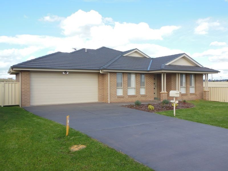 76 Hills Street, Young NSW 2594