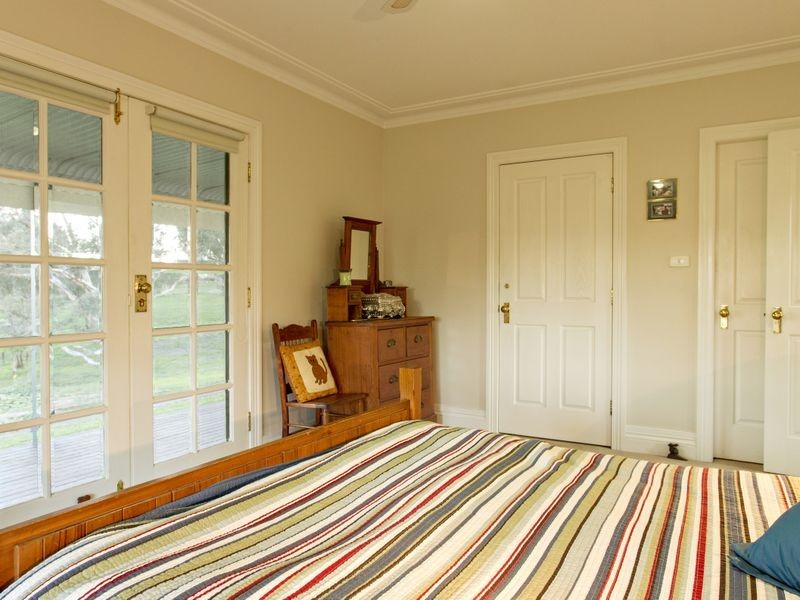 88 Burrows Road, Young NSW 2594