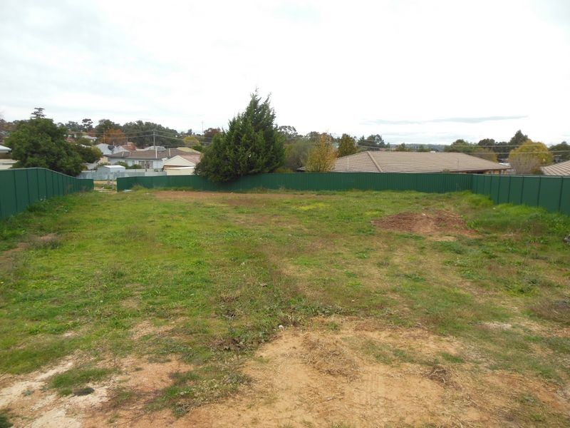 15 Molloy Place, Young NSW 2594