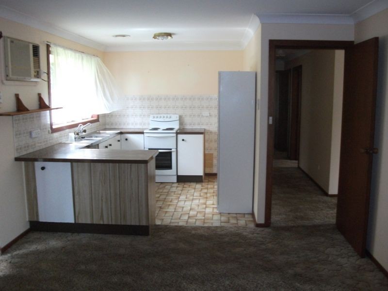 68 Blackett Avenue, Young NSW 2594