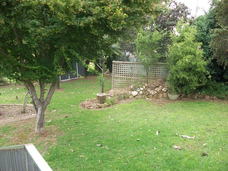 68 Blackett Avenue, Young NSW 2594