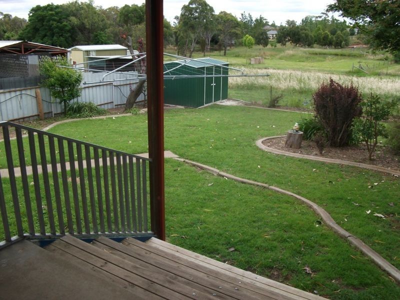 68 Blackett Avenue, Young NSW 2594