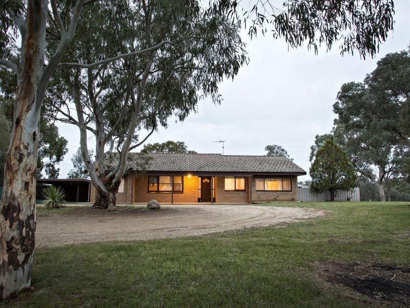 3290 Moppity Rd, Young NSW 2594