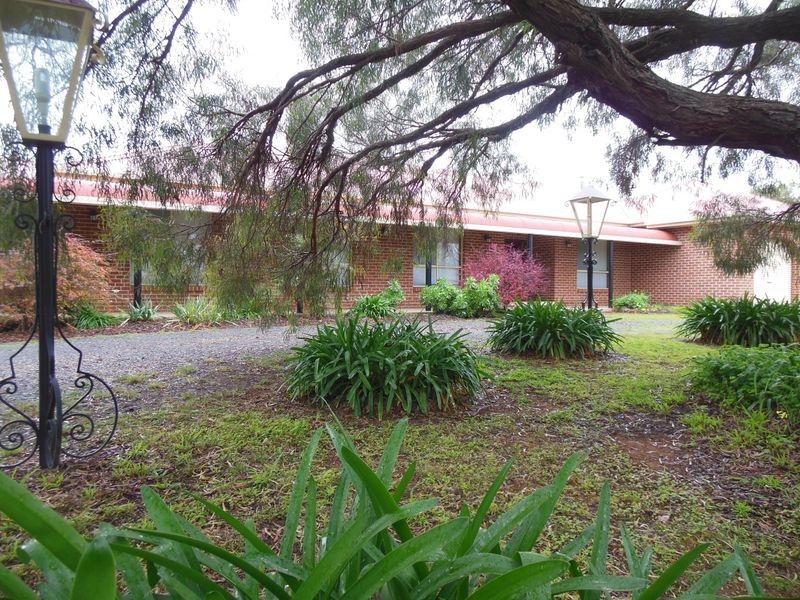 224 Henry Lawson Way, Young NSW 2594