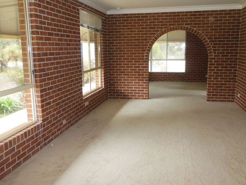 224 Henry Lawson Way, Young NSW 2594