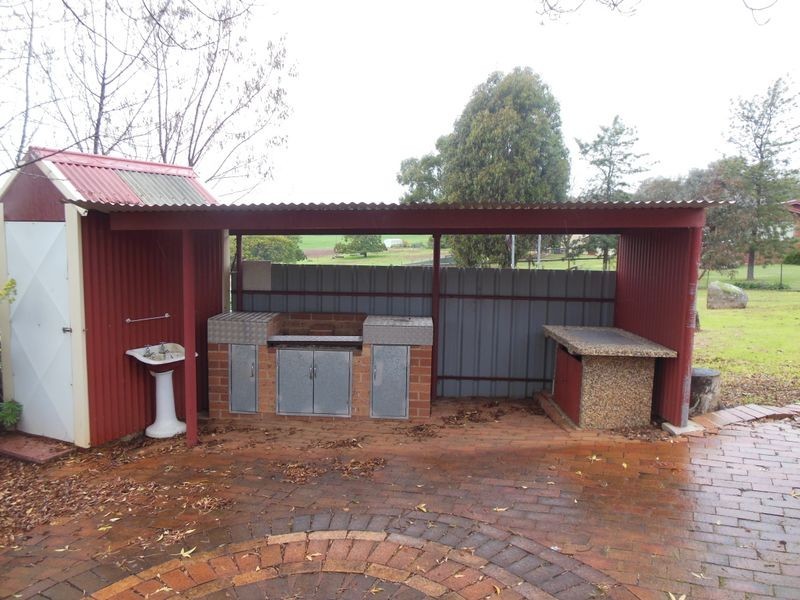 224 Henry Lawson Way, Young NSW 2594