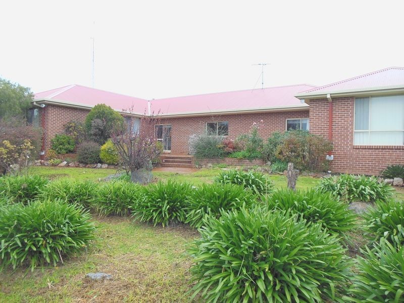 224 Henry Lawson Way, Young NSW 2594
