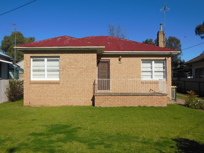 8 Miro Street, Young NSW 2594