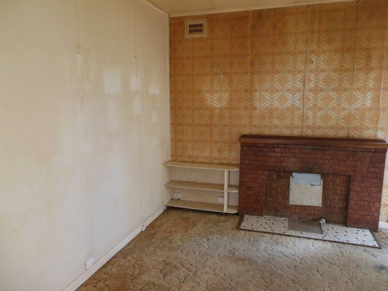 8 Miro Street, Young NSW 2594